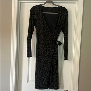 Ann Taylor Black V-Neck Long Sleeve Sheath Dress